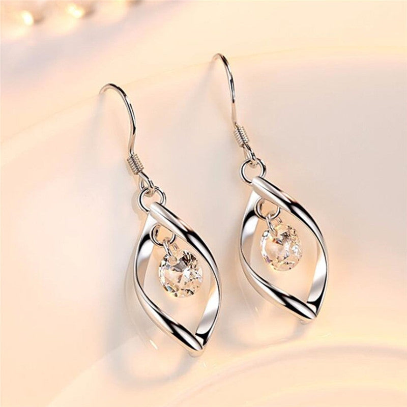 Fashion temperament earrings
